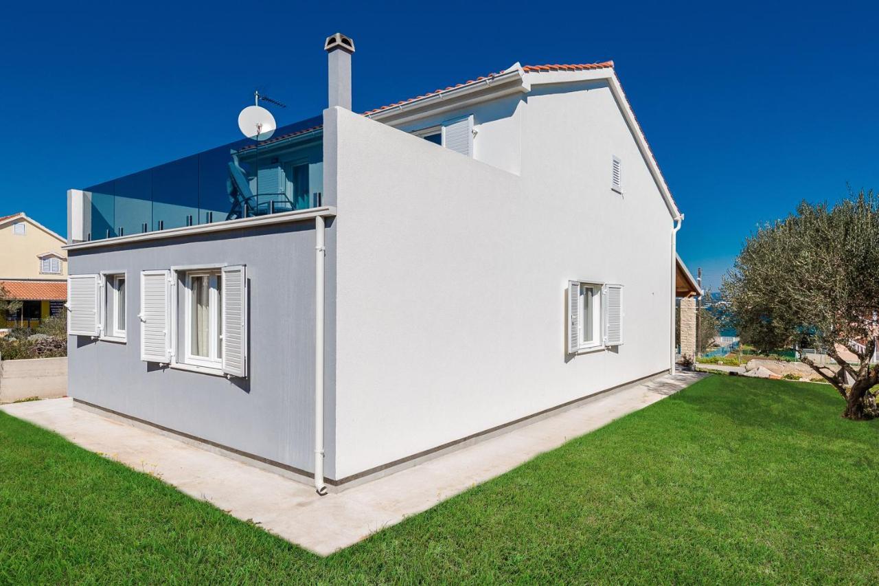 Villa Charm Tkon Exteriör bild