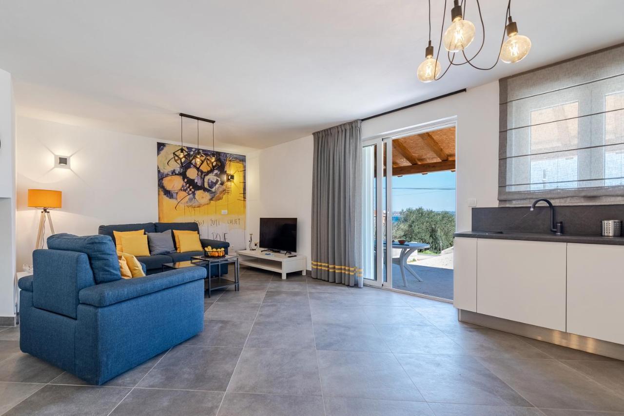 Villa Charm Tkon Exteriör bild