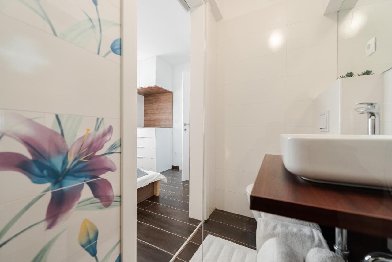 Villa Charm Tkon Exteriör bild