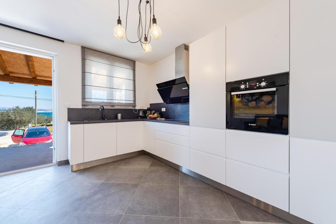 Villa Charm Tkon Exteriör bild